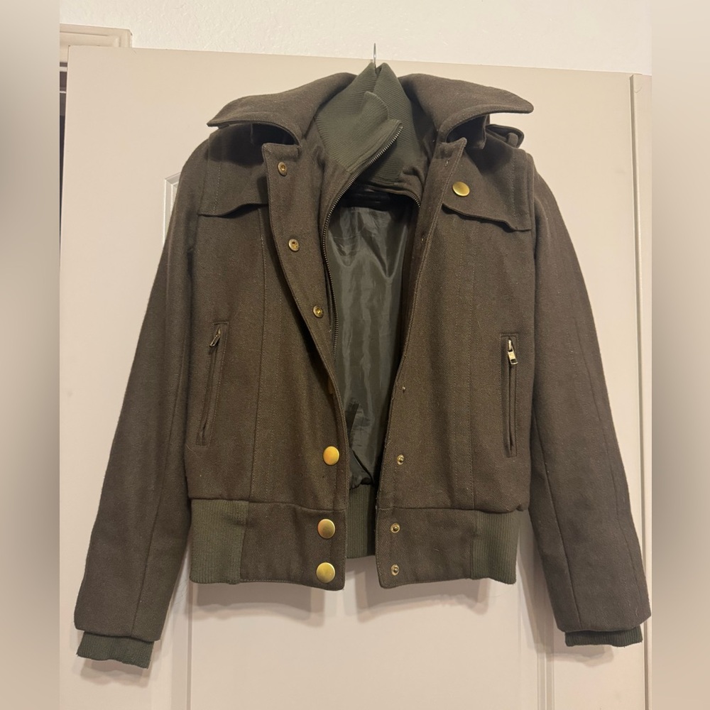 BDG army green jacket with brass epaulettes and removable hood. Size small.